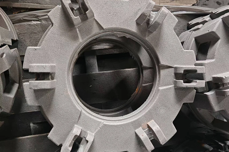 Ductile iron clutch housing casting at Kurt Foundry