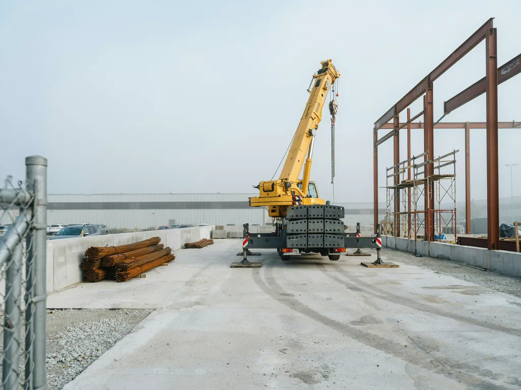 Custom crane counterweight casting for mobile and crawler cranes